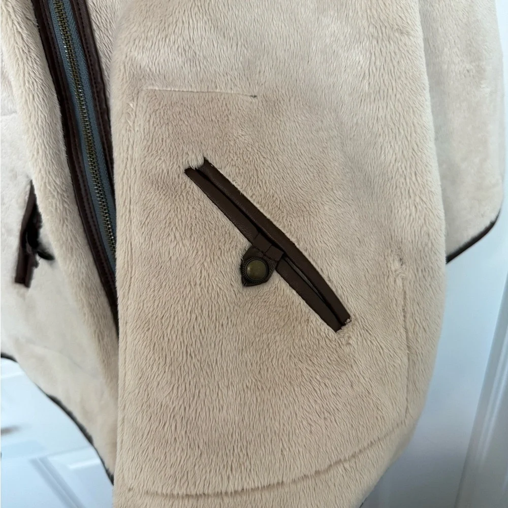 Anthropologie Gray and Cream Hooded Cape - Picture 6 of 13